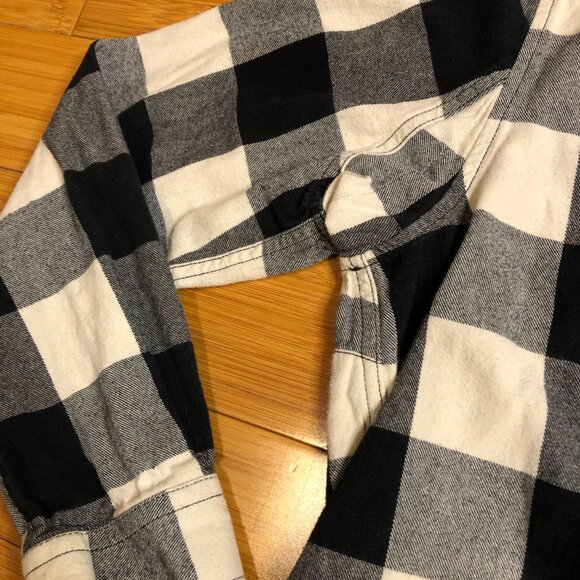 Duluth Women's Free Swingin Flannel Shirt Large Black White Goth Beetlejuice - Picture 8 of 10